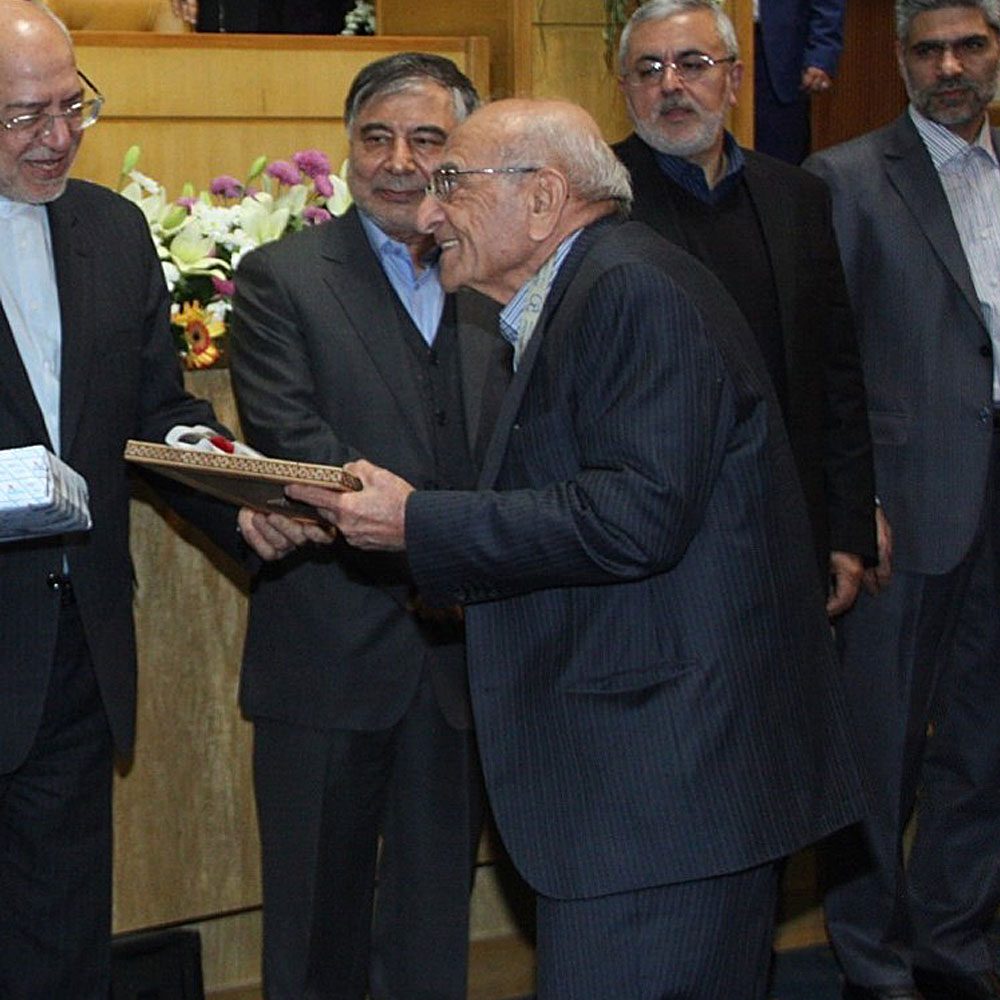Engineer Hossein Ali Hajari Zadeh, former head of Abadan Refinery Engineering and petrochemical industry expert.